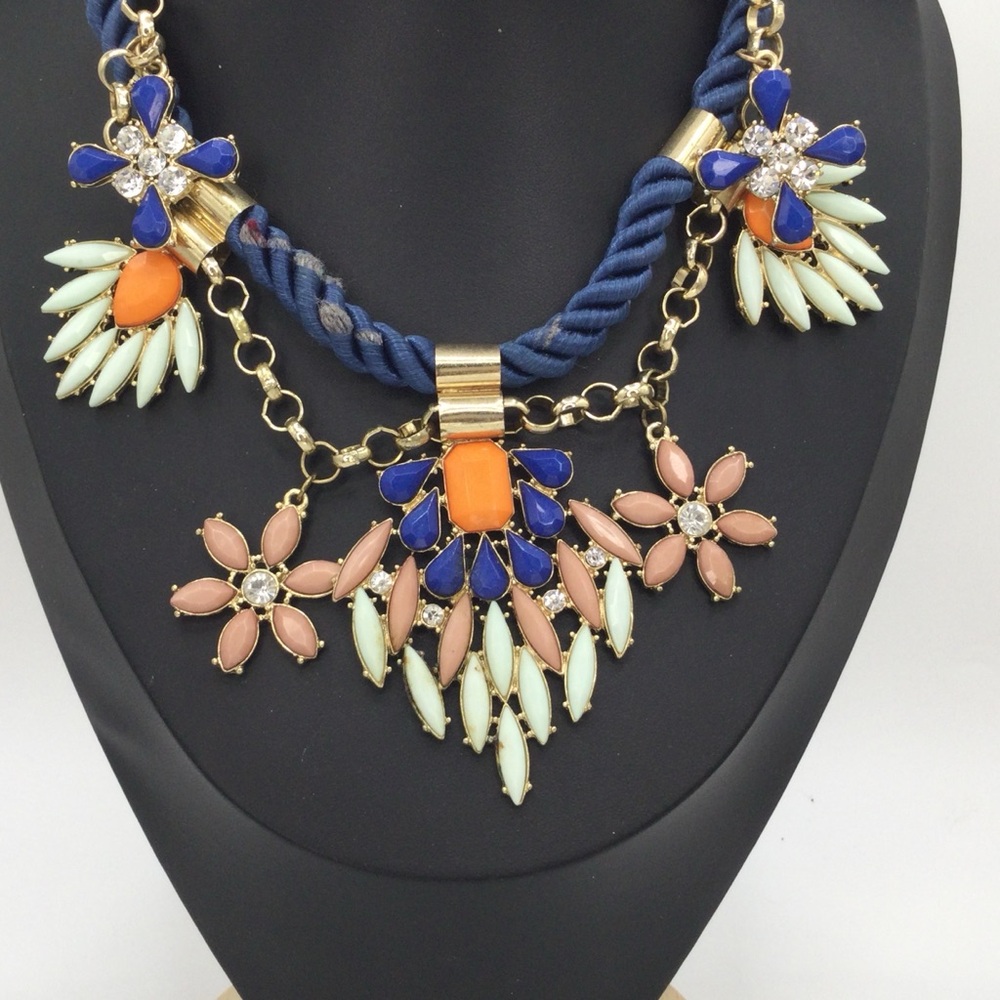 💙💚 Bold Floral Statement Necklace | Twisted Rope + Gem Clusters - Picture 3 of 7